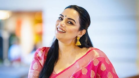 ശ്വേതാ മേനോന് ആശ്വാസം; എഫ്ഐആർ സ്റ്റേ ചെയ്ത് 
ഹൈക്കോടതി