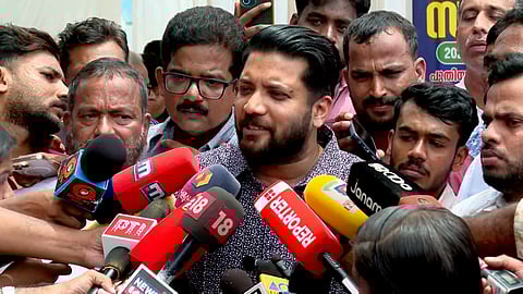 "പരാതിയും എഫ്ഐആറും ഇല്ലാതെ രാഹുല്‍ സ്വമേധയാ രാജിവച്ചു"; താന്‍ എങ്ങോട്ടും ഒളിച്ചോടിയിട്ടില്ലെന്ന് ഷാഫി പറമ്പില്‍