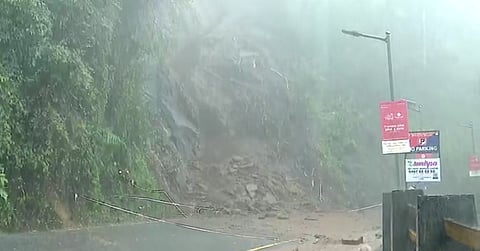 താമരശേരി ചുരത്തിലൂടെ ഒറ്റവരിയിൽ ചെറുവാഹനങ്ങള്‍ കടത്തിവിടും