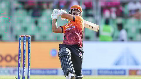 കാലിക്കറ്റ് - ട്രിവാന്‍ഡ്രം മത്സരത്തിനിടയില്‍ സല്‍മാന്‍ നിസാർ