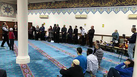 പാരീസില്‍ പള്ളിക്ക് മുന്നില്‍ പന്നിത്തലകള്‍, ചിലതില്‍ മാക്രോണിന്റെ പേരും; അന്വേഷണം ആരംഭിച്ച് പൊലീസ്