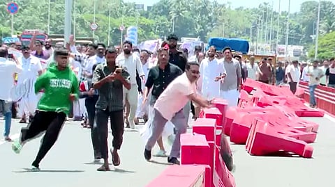 കുമ്പളയിൽ സ്ഥാപിക്കുന്ന ടോൾഗേറ്റിനെതിരെ സമരം ശക്തമാക്കാനൊരുങ്ങി സമരസമിതി; സെപ്റ്റംബർ 14 മുതൽ അനിശ്ചിതകാല സമരം  