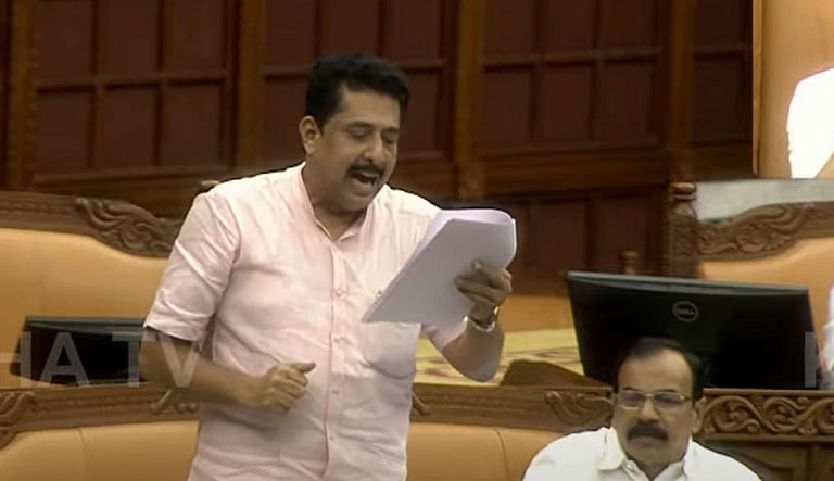 അമീബിക് മസ്തിഷ്ക ജ്വരത്തിൽ സഭയിൽ ചർച്ച; ആരോഗ്യവകുപ്പ് ഇരുട്ടിൽ തപ്പുന്നെന്ന് എൻ. ഷംസുദ്ദീൻ അമീബിക് മസ്തിഷ്ക ജ്വരത്തിൽ സഭയിൽ ചർച്ച; ആരോഗ്യവകുപ്പ് ഇരുട്ടിൽ തപ്പുന്നെന്ന് എൻ. ഷംസുദ്ദീൻ