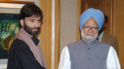 "പാക് ഭീകരന്‍ ഹാഫീസ് സയീദിനെ കണ്ടതിന് മന്‍മോഹന്‍ സിങ് നന്ദി പറഞ്ഞു; വാജ്പേയിയുമായും കൂടിക്കാഴ്ച നടത്തി"; ഗുരുതര വെളിപ്പെടുത്തലുമായി യാസിൻ മാലിക്