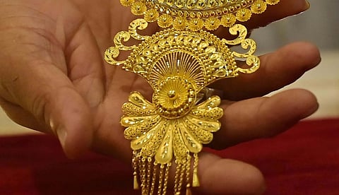 കുതിച്ച് സ്വര്‍ണവില, ഒറ്റ ദിവസം കൊണ്ട് വര്‍ധിച്ചത് 600 രൂപ; പവന് വീണ്ടും 82,000 കടന്നു