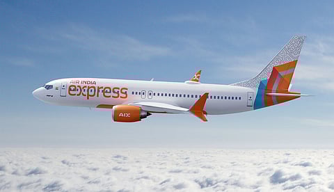 വിമാനത്തിന്റെ കോക്പിറ്റില്‍ കയറാന്‍ ശ്രമം, ശുചിമുറിയെന്ന് തെറ്റിദ്ധരിച്ചുവെന്ന് വാദം; യാത്രക്കാരന്‍ സിഐഎസ്എഫ് കസ്റ്റഡിയില്‍