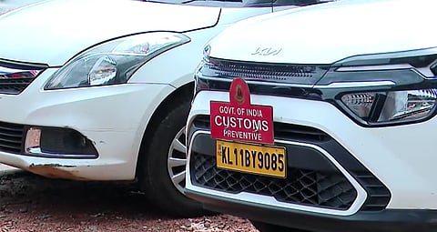 മലപ്പുറത്തും ഓപ്പറേഷൻ നുംഖോർ; യൂസ്‌ഡ് കാർ ഷോറൂമിലെ രണ്ട് കാറുകൾ കസ്റ്റഡിയിലെടുത്തു