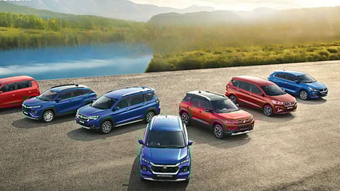 കാര്‍ വാങ്ങാനും വില്‍ക്കാനും ഇത് നല്ല കാലം! നവരാത്രിയുടെ ആദ്യദിനം മാരുതി വിറ്റത് 30,000 കാറുകള്‍, ഹ്യുണ്ടായിക്ക് 11,000 വണ്ടികള്‍