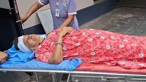 പരിക്കേറ്റ മേരി ഫ്രാൻസിസ്