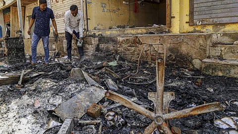 'ഐ ലൗവ് മുഹമ്മദ്, ഐ ലൗവ് മഹാദേവ്' എന്ന് വാട്‌സ്ആപ്പ് സ്റ്റാറ്റസ്; പിന്നാലെ ഗുജറാത്തില്‍ സംഘര്‍ഷം 