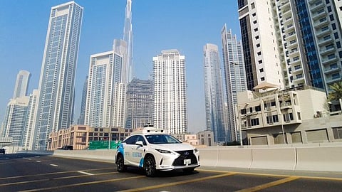 ദുബായിലെ നിരത്തിലേക്ക് ഡ്രൈവറില്ലാ ടാക്സികൾ; 2026ൽ ഓടിത്തുടങ്ങുന്നു; പരീക്ഷണയോട്ടം തുടങ്ങി