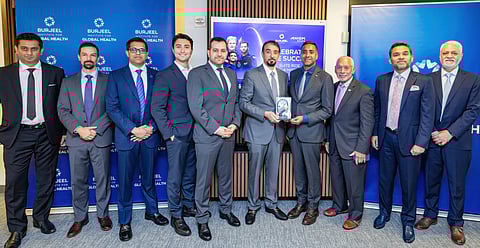 സ്വീറ്റ് റൈഡ് ഗവേഷണത്തിനായി ബഹിരാകാശത്ത് ഉപയോഗിച്ച ഇന്‍സുലിന്‍ പേന ബുര്‍ജീല്‍ ഹോള്‍ഡിങ്സ് ആക്സിയം സ്പേസ് വിദഗ്ധര്‍ ന്യൂയോര്‍ക്കിലെ ചടങ്ങില്‍ അനാവരണം ചെയ്യുന്നു
