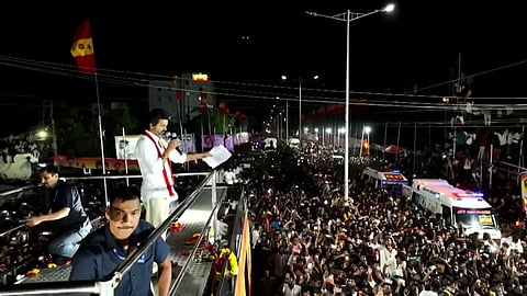 റാലിയിൽ നിന്ന്