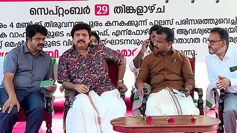 "വാഹനങ്ങൾ പാർക്ക് ചെയ്യുന്നതിന് സ്ഥലപരിമിതി ഉണ്ടായിരുന്നു"; കെ.ബി. ഗണേഷ്കുമാർ  ഫ്ലാഗ് ഓഫ് ചടങ്ങ് ഉപേക്ഷിച്ചതിൽ വിശദീകരണവുമായി വി. ജോയ്