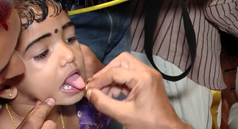 വിജയദശമി ദിനത്തിൽ ജ്ഞാനത്തിൻ്റെ ആദ്യാക്ഷര മധുരം നുകർന്ന് കുരുന്നുകൾ