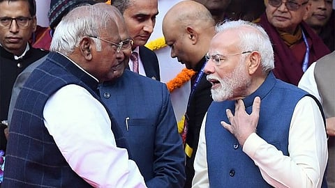 ചികിത്സയിൽ കഴിയുന്ന ഖാർഗെയെ ഫോണിൽ വിളിച്ച് പ്രധാനമന്ത്രി; അതിവേഗം സുഖം പ്രാപിക്കട്ടെയെന്ന് ആശംസ