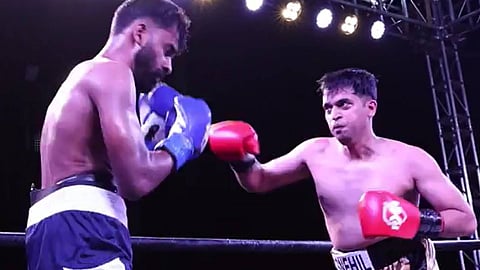 കളക്ടർ സ്നേഹിൽ കുമാർ സിങ് ബോക്സിങ് റിങ്ങിൽ