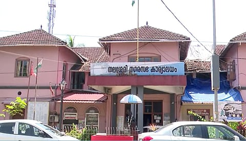 തദ്ദേശപ്പോര് | തുടര്‍ച്ചയായി ഭരിച്ചത് ആറ് തവണ; വികസന മുരടിപ്പും ഉപയോഗിക്കാത്ത ഫണ്ടും; തലശേരി നഗരസഭയ്‌ക്കെതിരെ ബിജെപിയുടെ പ്രചാരണ ആയുധം 