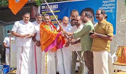 "ഭാരതം നമ്മുടെ അമ്മ, ഒറ്റക്കെട്ടായി പ്രവർത്തിക്കണം"; ബിജെപി വേദിയില്‍ ഔസേപ്പച്ചൻ; നിയമസഭയിലേക്ക് മത്സരിക്കണമെന്ന് ബി. ഗോപാലകൃഷ്ണന്‍