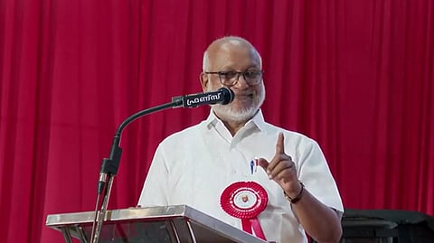 പ്രായപരിധിയുടെ പേരിൽ ഒഴിവാക്കപ്പെട്ടവർ പാർട്ടിയിൽ നിന്നും പോവുന്നില്ല, നേതൃത്വത്തിൽ നിന്നും ഒഴിയുന്നു എന്നുമാത്രം: എം.എ. ബേബി