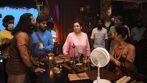 'കാന്താര 2' സെറ്റില്‍ പ്രഗതി ഷെട്ടി