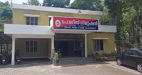 സാമ്പത്തിക തർക്കം; ഇടുക്കിയിൽ വയോധികനെ വൃദ്ധ ആസിഡ് ഒഴിച്ച് കൊന്നു