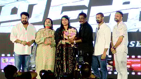 വിസ്മയ മോഹന്‍ലാലിന്റെ ആദ്യ ചിത്രം 'തുടക്ക'ത്തിന്റെ പൂജാ ചടങ്ങ്