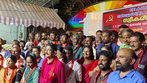 കുണ്ടറയിൽ സിപിഐ വിട്ട മുന്നൂറോളം പേർ സിപിഐഎമ്മിൽ ചേർന്നു; പ്രവർത്തകരെ സ്വീകരിച്ച് ജെ. മേഴ്സിക്കുട്ടിയമ്മ