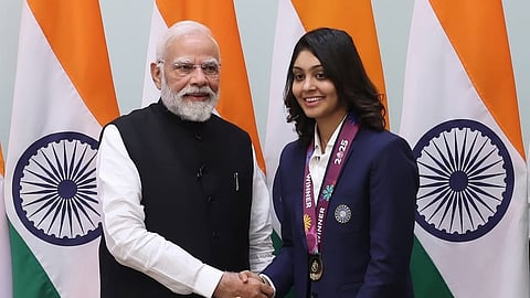 ഹർലീൻ ഡിയോൾ മോദിക്കൊപ്പം