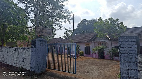 "ക്ലാസില്‍ കാണിക്കുന്നത് അവൻ്റെ ജാതിയുടെയും വീട്ടിലെയും രീതി"
ജാതി അധിക്ഷേപം നടത്തിയ അധ്യാപികയ്‌ക്കെതിരെ പരാതിയുമായി രക്ഷിതാവ് 