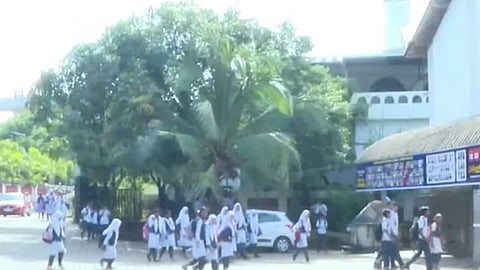 ഹയർ സെക്കൻഡറി അധ്യാപകരുടെ അധ്യയന സമയം കൂട്ടാൻ നീക്കം;  നിലവാരം ഉയർത്തുക ലക്ഷ്യമെന്ന് വിദ്യാഭ്യാസ വകുപ്പ് 