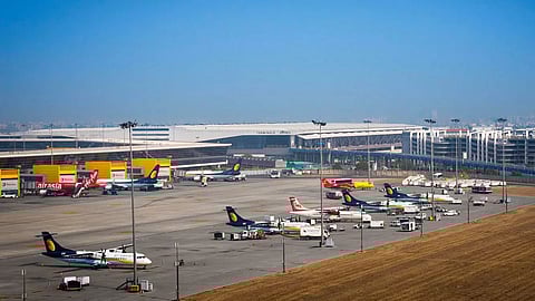 എയര്‍ ട്രാഫിക് കണ്‍ട്രോള്‍ സംവിധാനത്തില്‍ സാങ്കേതിക തകരാര്‍, ഡല്‍ഹി വിമാനത്താവളത്തില്‍ നൂറിലധികം വിമാന സര്‍വീസുകള്‍ വൈകി