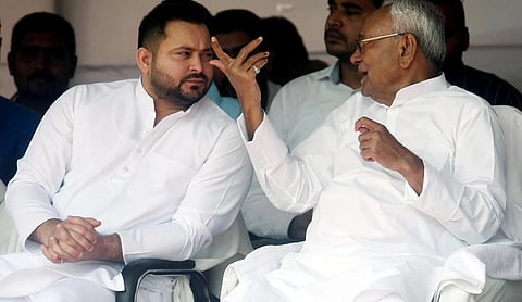 തേജസ്വി യാദവും നിതീഷ് കുമാറും