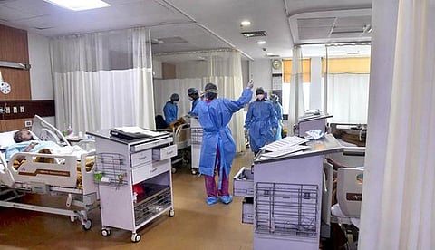 സ്വകാര്യ ആശുപത്രി ജീവനക്കാരുടെ ത്രീ ഷിഫ്റ്റ് സമ്പ്രദായത്തിന് ഹൈക്കോടതി സ്‌റ്റേ