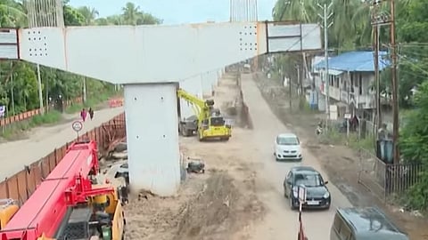 ഗതാഗതം നിയന്ത്രിച്ച് വാഹനങ്ങൾ വഴിതിരിച്ച് വിടും; ഗർഡർ അപകടത്തെ തുടർന്ന് സുരക്ഷ ഉറപ്പാക്കാൻ കർശന  നിർദേശം