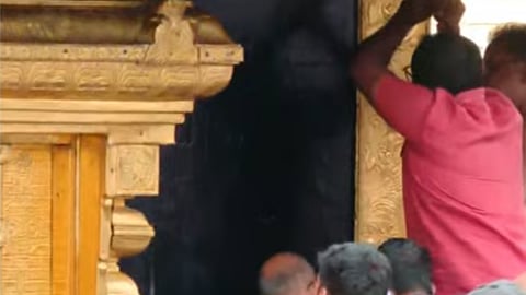 ശബരിമലയിൽ എസ്ഐടി പരിശോധന പൂർത്തിയായി; 
സംഘം സന്നിധാനത്ത് നിന്ന് മടങ്ങും