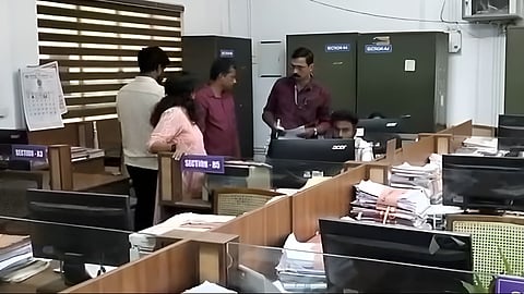 ഓപ്പറേഷൻ ബ്ലാക്ക് ബോർഡ്: പൊതുവിദ്യാഭ്യാസ വകുപ്പിന് കീഴിലെ സ്ഥാപനങ്ങളിൽ വിജിലൻസിൻ്റെ മിന്നൽ പരിശോധന