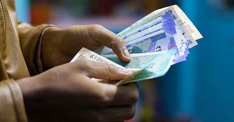 ഇത് ക്രിസ്മസ്, പുതുവത്സര സമ്മാനം: 2000 രൂപ ക്ഷേമ പെൻഷൻ ഈ മാസം 15 മുതൽ കയ്യിലെത്തും