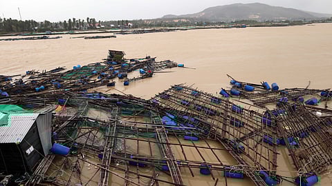 വിയറ്റ്നാമിൽ കനത്ത മഴയിലും വെള്ളപ്പൊക്കത്തിലും 41 മരണം; കാണാതായവർക്കായി തെരച്ചിൽ തുടരുന്നു