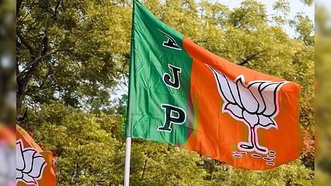 തെരഞ്ഞെടുപ്പ് പര്യടനത്തിനിടെ വീട്ടമ്മയെ കയറി പിടിച്ചു; തിരുവനന്തപുരത്ത് ബിജെപി പ്രവർത്തകൻ ഒളിവിൽ