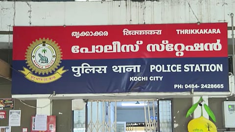 മാനസിക വെല്ലുവിളി നേരിടുന്ന 14കാരിയെ കൂട്ടബലാത്സംഗത്തിന് ഇരയാക്കി; കാക്കനാട് ചൈല്‍ഡ് വെല്‍ഫെയര്‍ സെന്റര്‍ ജീവനക്കാര്‍ക്കെതിരെ കേസ് 