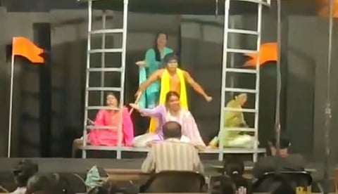 ''ഹിന്ദു പുരാണ കഥാപാത്രങ്ങളെ അവഹേളിച്ചു''; മലപ്പുറം ജില്ലാ സ്‌കൂള്‍ കലോത്സവത്തിലെ നാടകത്തിനെതിരെ ഹിന്ദു ഐക്യവേദി, വിവാദം