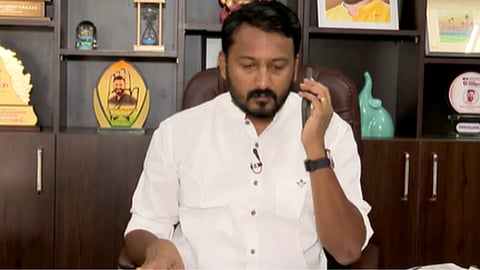 "രാഹുൽ രക്ഷപ്പെട്ടത് ചുവന്ന കാറിൽ മാത്രമല്ല"; നടിയെ ഉടൻ ചോദ്യം ചെയ്യേണ്ടതില്ലെന്ന് എസ്ഐടി 