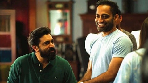 'സർവ്വം മായ' സെറ്റിൽ അഖിൽ സത്യനും നിവിൻ പോളിയും