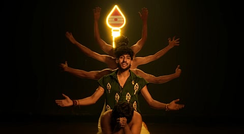 'കാക്കും വടിവേൽ'  ഗാനരംഗം