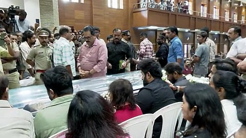 ചിരിയുടെയും ചിന്തയുടെയും ശ്രീനി യുഗത്തിന് അന്ത്യം; സംസ്കാരം നാളെ കണ്ടനാട്ടെ വീട്ടുവളപ്പിൽ