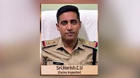 വിജിലൻസിനെ കണ്ടതോടെ പണം അടങ്ങിയ കവർ പുറത്തേക്ക് എറിഞ്ഞു; ത‍ൃശൂരിൽ എക്സൈസ് ഇൻസ്പെക്ടർ പിടിയിൽ 