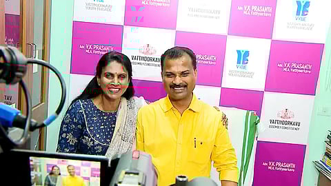 ആർ. ശ്രീലേഖ വി.കെ. പ്രശാന്തിൻ്റെ ഓഫീസിൽ 