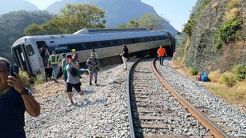 മെക്സിക്കോയിൽ ട്രെയിൻ പാളം തെറ്റി അപകടം; 13 മരണം 