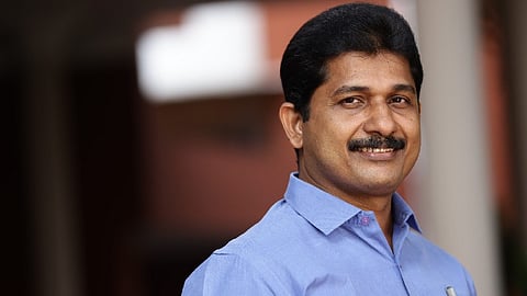 ശബരിമല യുവതി പ്രവേശനം: എം. സ്വരാജിൻ്റെ പ്രസം​ഗത്തിൽ റിപ്പോർട്ട് തേടി കോടതി  